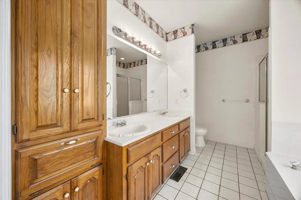 10495 Holly Creek Road Terrell TX 75160