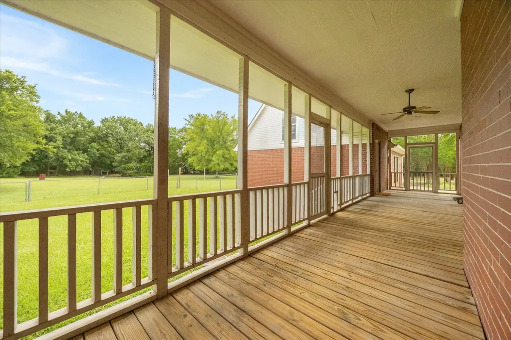10495 Holly Creek Road Terrell TX 75160