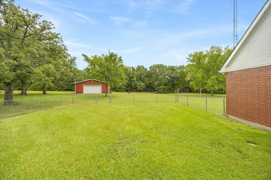10495 Holly Creek Road Terrell TX 75160