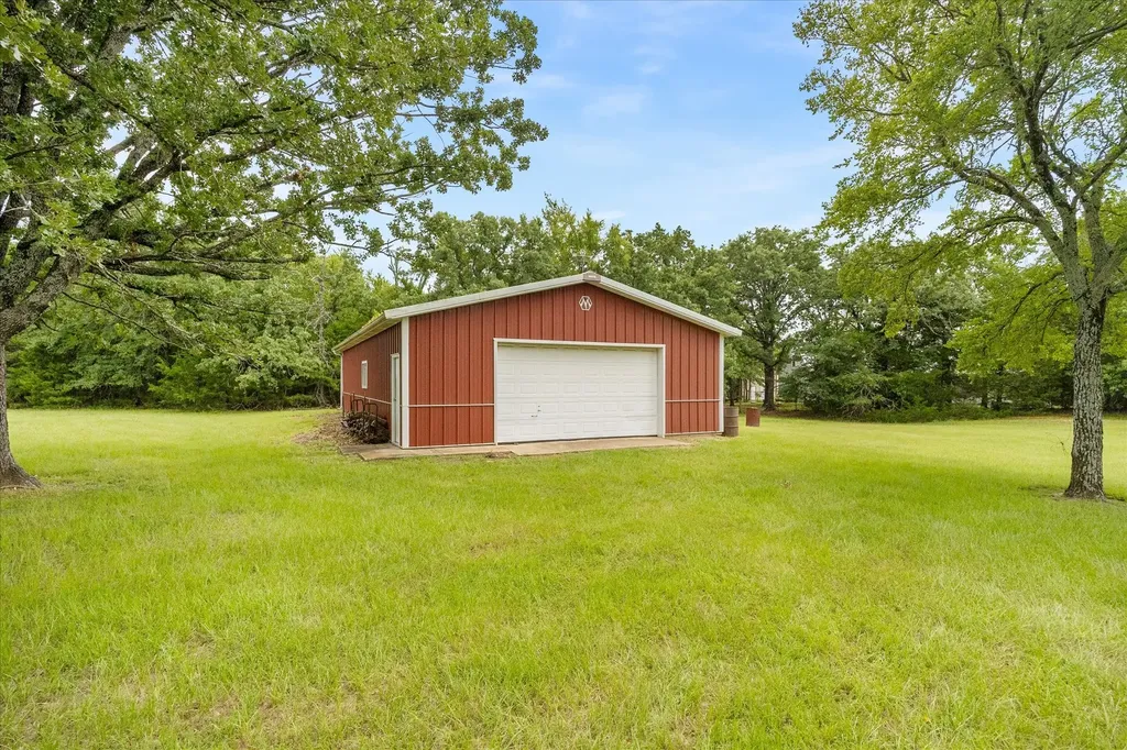 10495 Holly Creek Road Terrell TX 75160