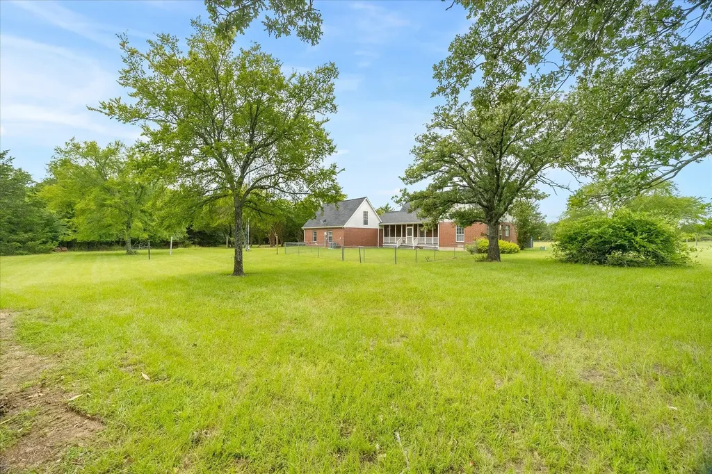 10495 Holly Creek Road Terrell TX 75160