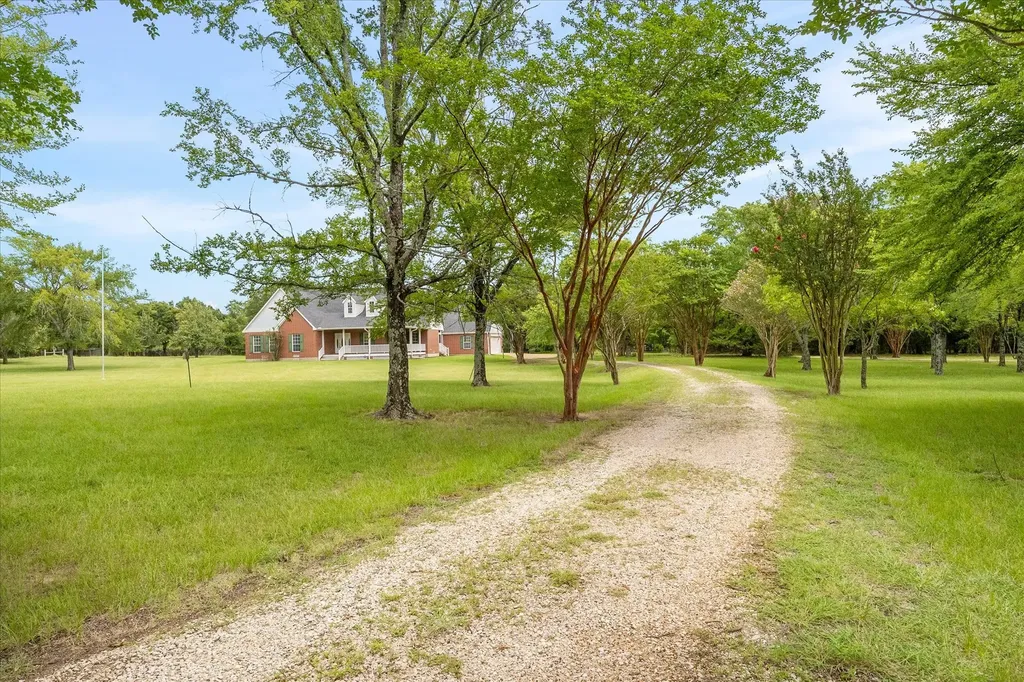 10495 Holly Creek Road Terrell TX 75160