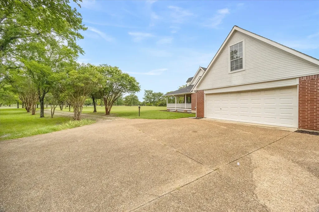 10495 Holly Creek Road Terrell TX 75160