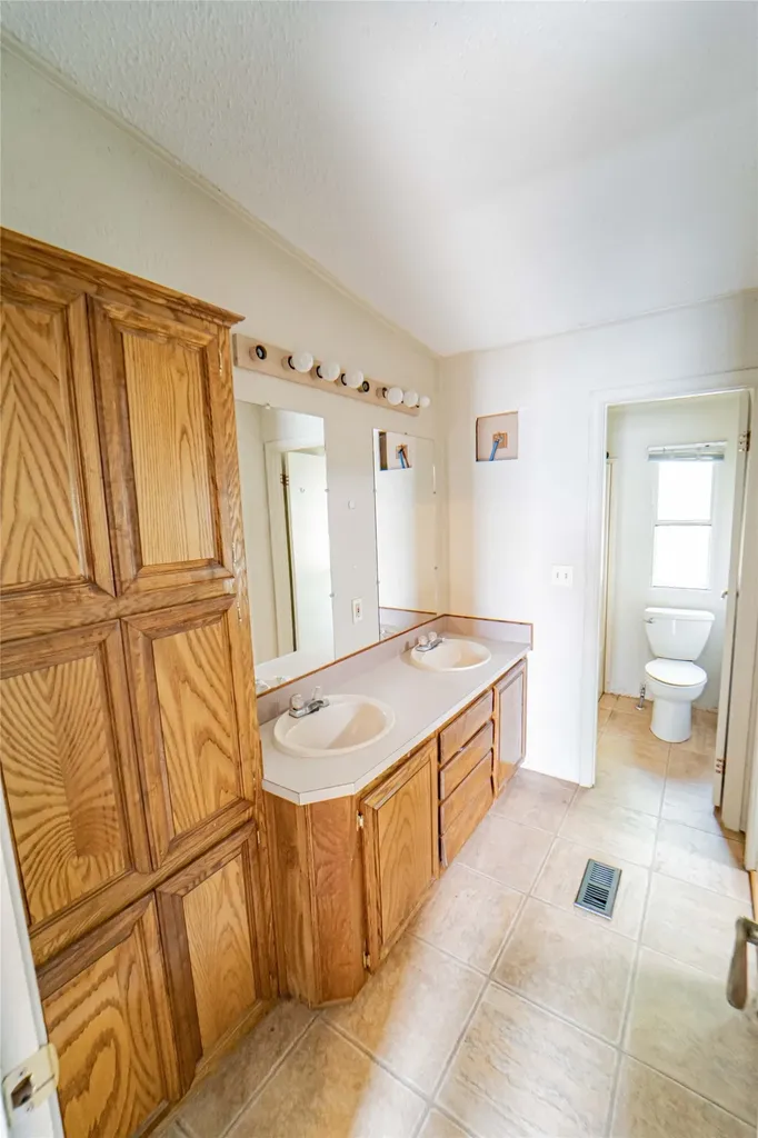 2517 County Road 215 Breckenridge TX 76424