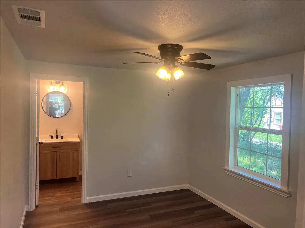 521 Morgan Street Bonham TX 75418