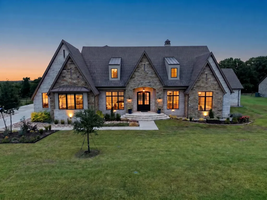 413 Charlie Joseph Drive Van Alstyne TX 75495