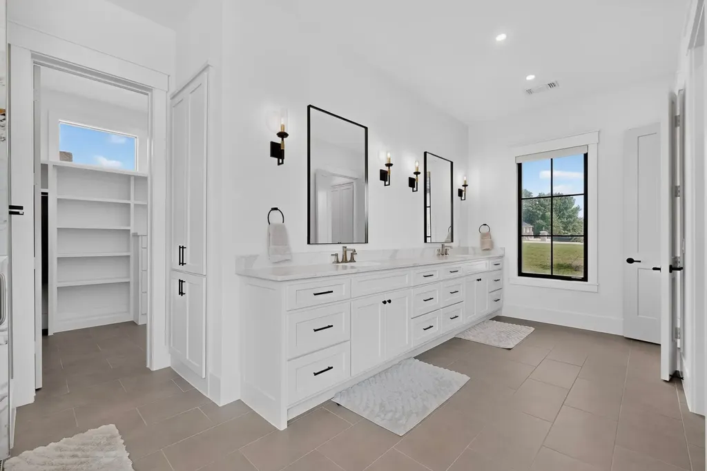 413 Charlie Joseph Drive Van Alstyne TX 75495