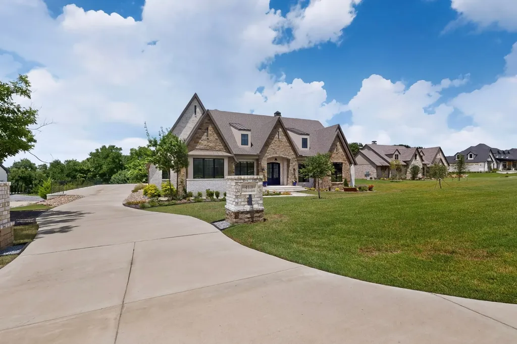 413 Charlie Joseph Drive Van Alstyne TX 75495