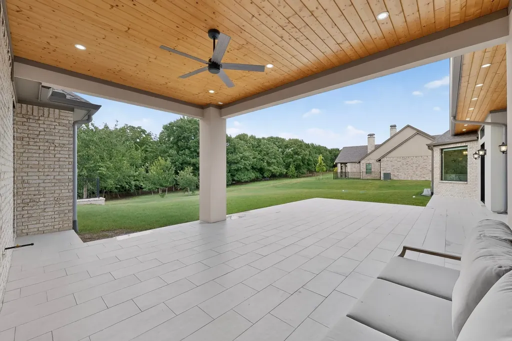 413 Charlie Joseph Drive Van Alstyne TX 75495