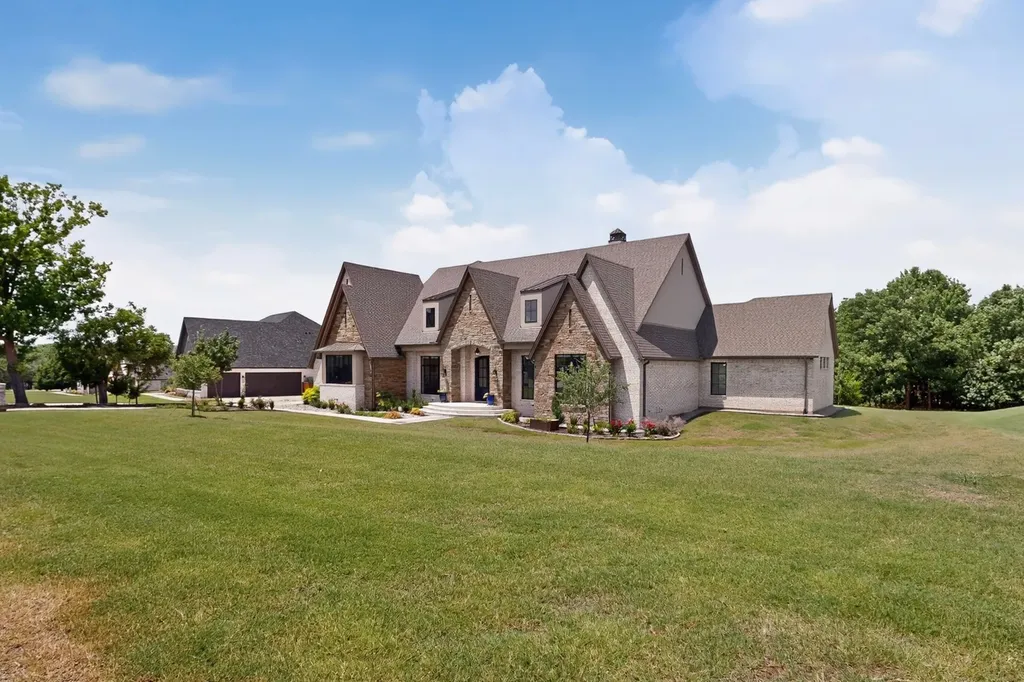 413 Charlie Joseph Drive Van Alstyne TX 75495