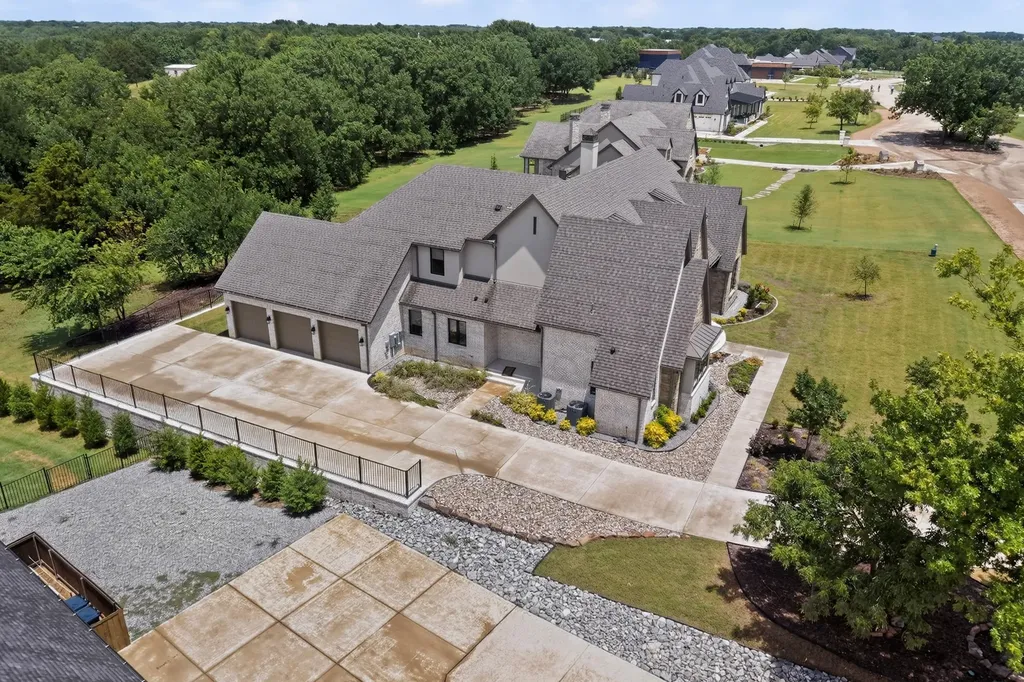 413 Charlie Joseph Drive Van Alstyne TX 75495