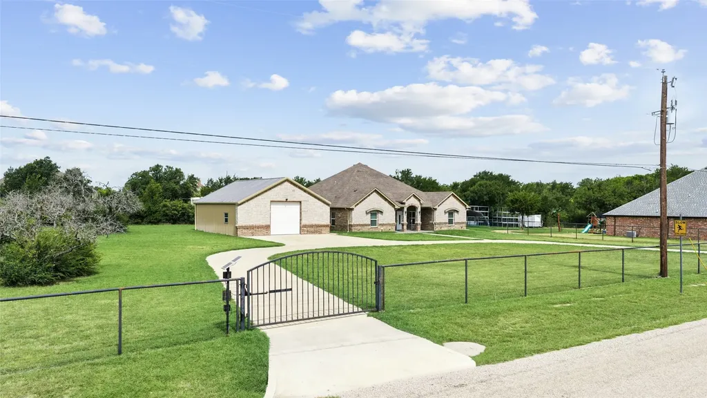 6797 Bridle Bit Trail Fort Worth TX 76135