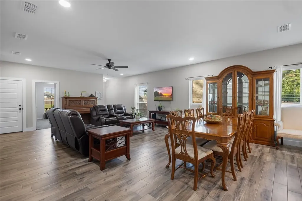 16134 Crossing Circle Lindale TX 75771