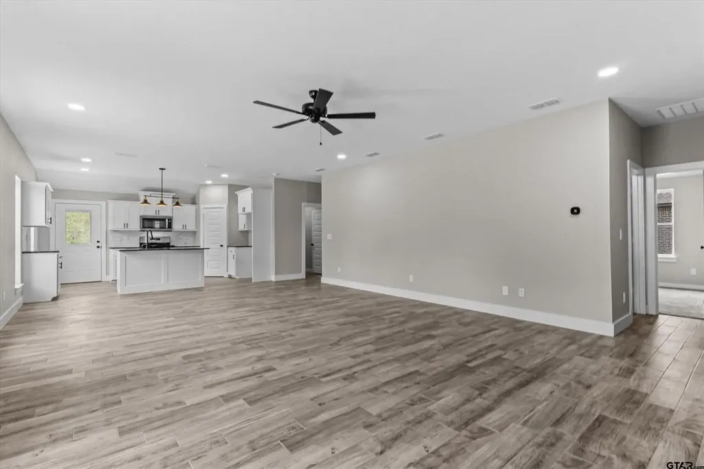 16134 Crossing Circle Lindale TX 75771