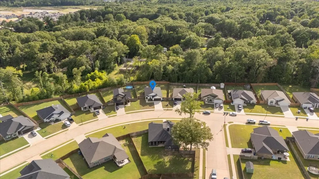 16134 Crossing Circle Lindale TX 75771