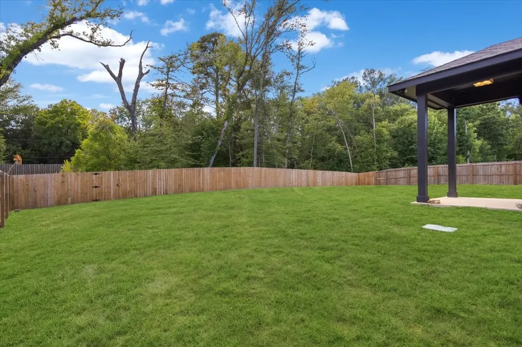 16134 Crossing Circle Lindale TX 75771