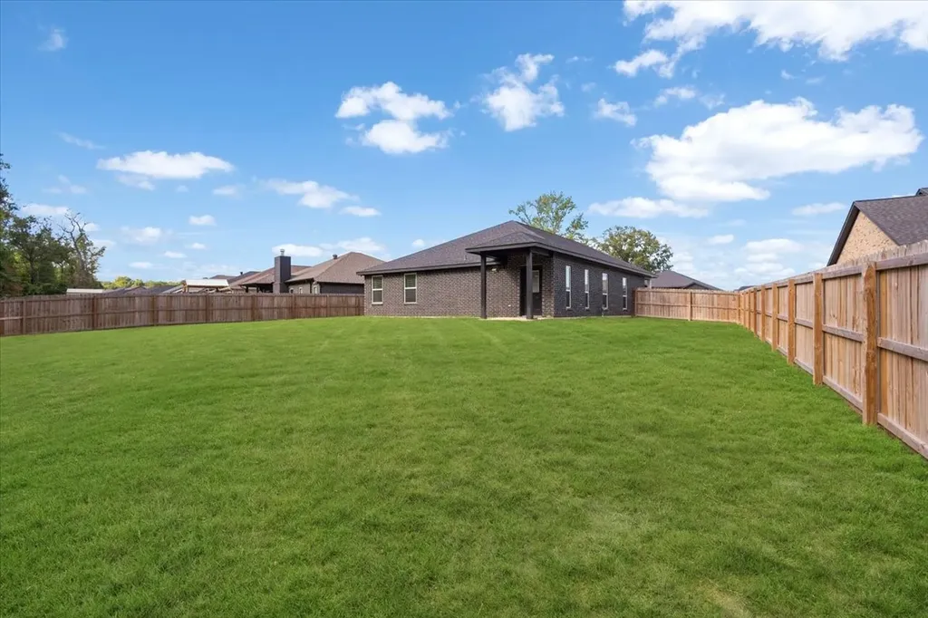 16134 Crossing Circle Lindale TX 75771