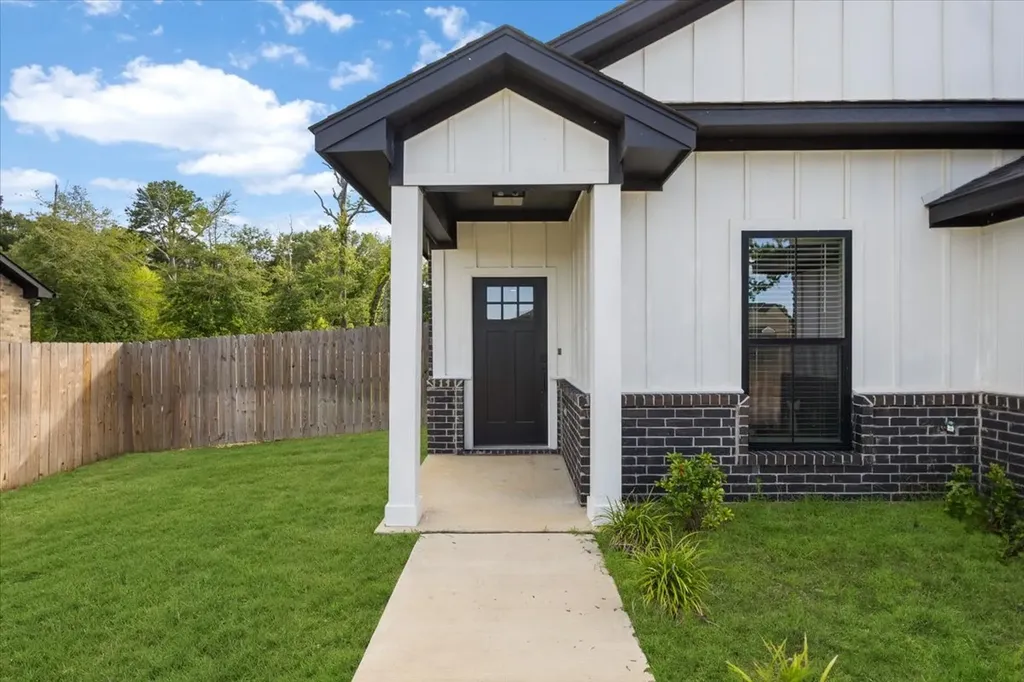 16134 Crossing Circle Lindale TX 75771