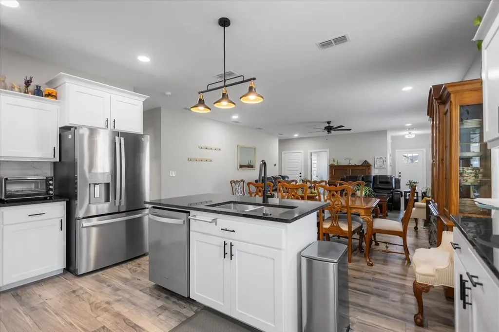16134 Crossing Circle Lindale TX 75771