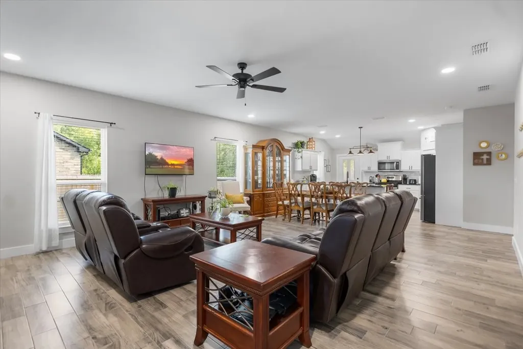 16134 Crossing Circle Lindale TX 75771