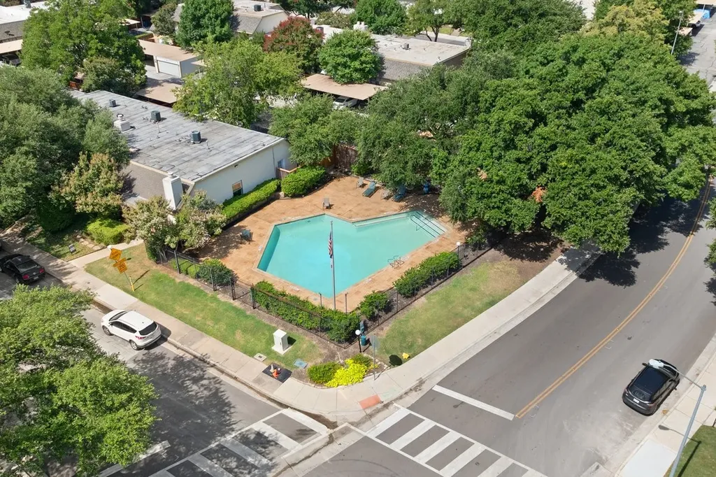 13752 Flagstone Lane Dallas TX 75240