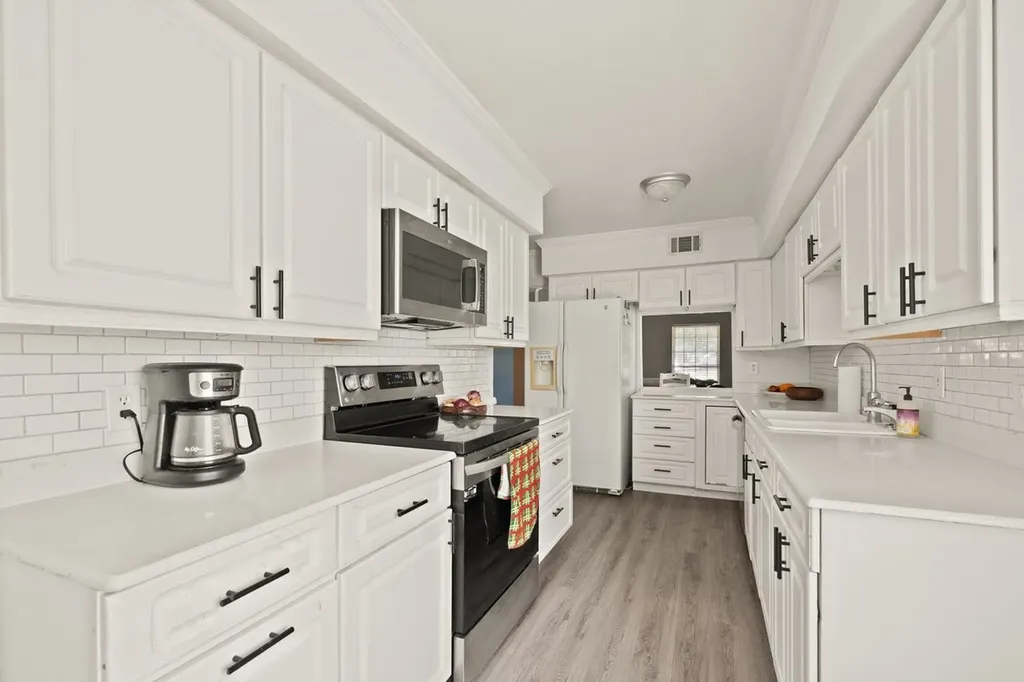 13752 Flagstone Lane Dallas TX 75240