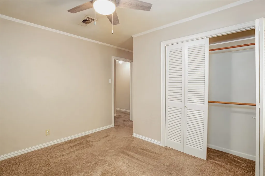 1206 Farnham Court E Irving TX 75062