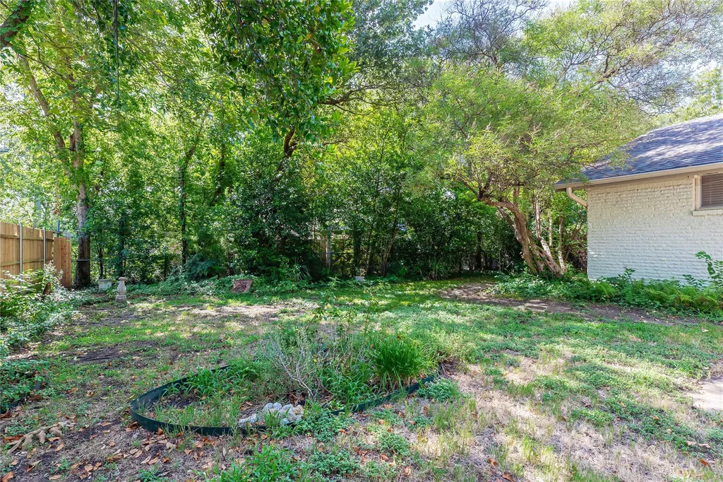 1206 Farnham Court E Irving TX 75062