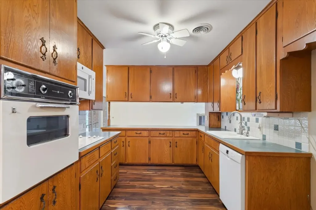 204 N Marable Street West TX 76691