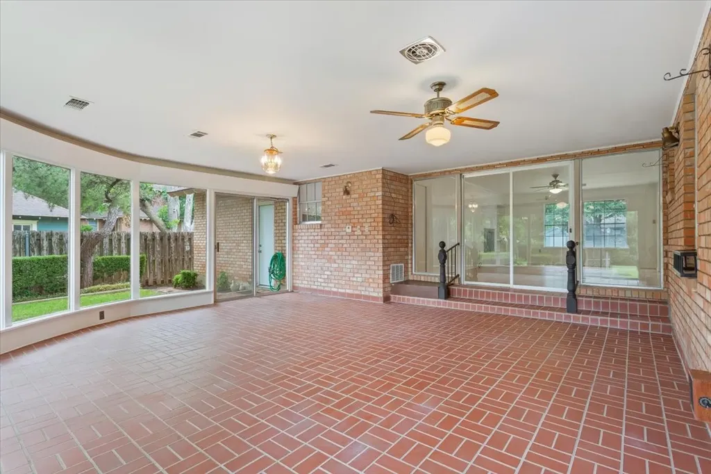 204 N Marable Street West TX 76691