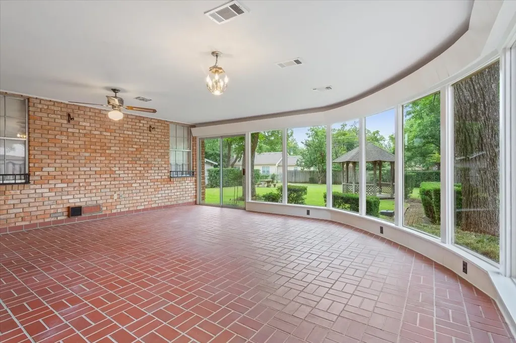 204 N Marable Street West TX 76691