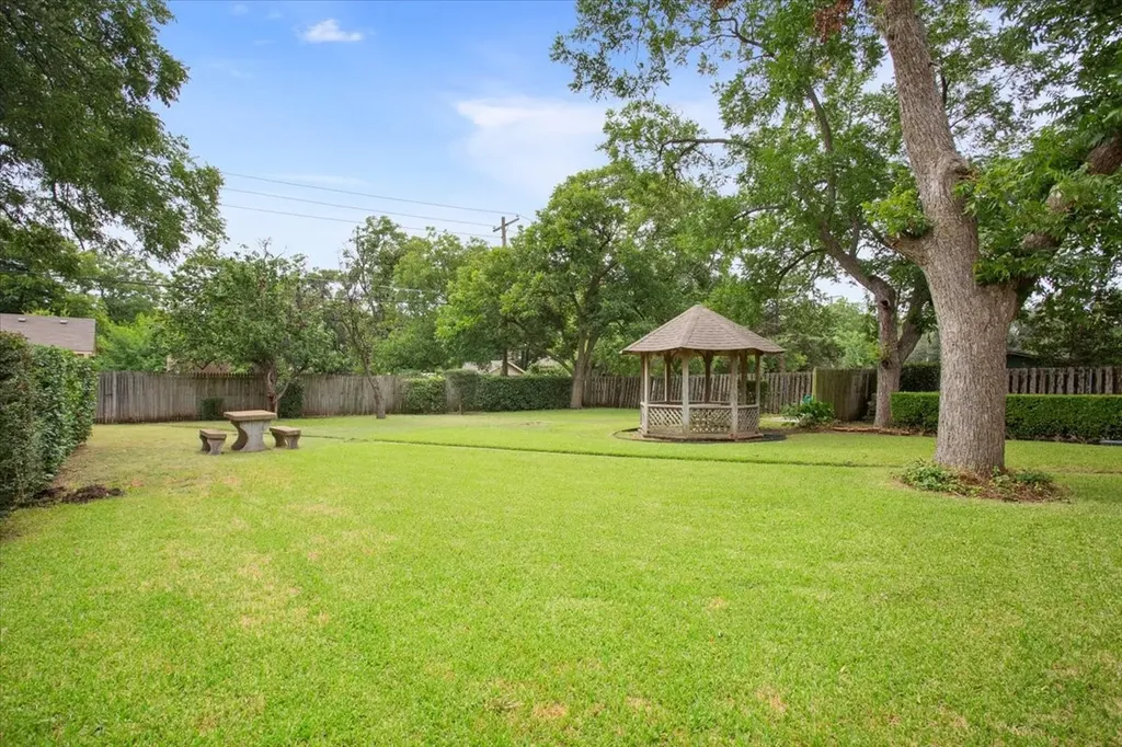 204 N Marable Street West TX 76691
