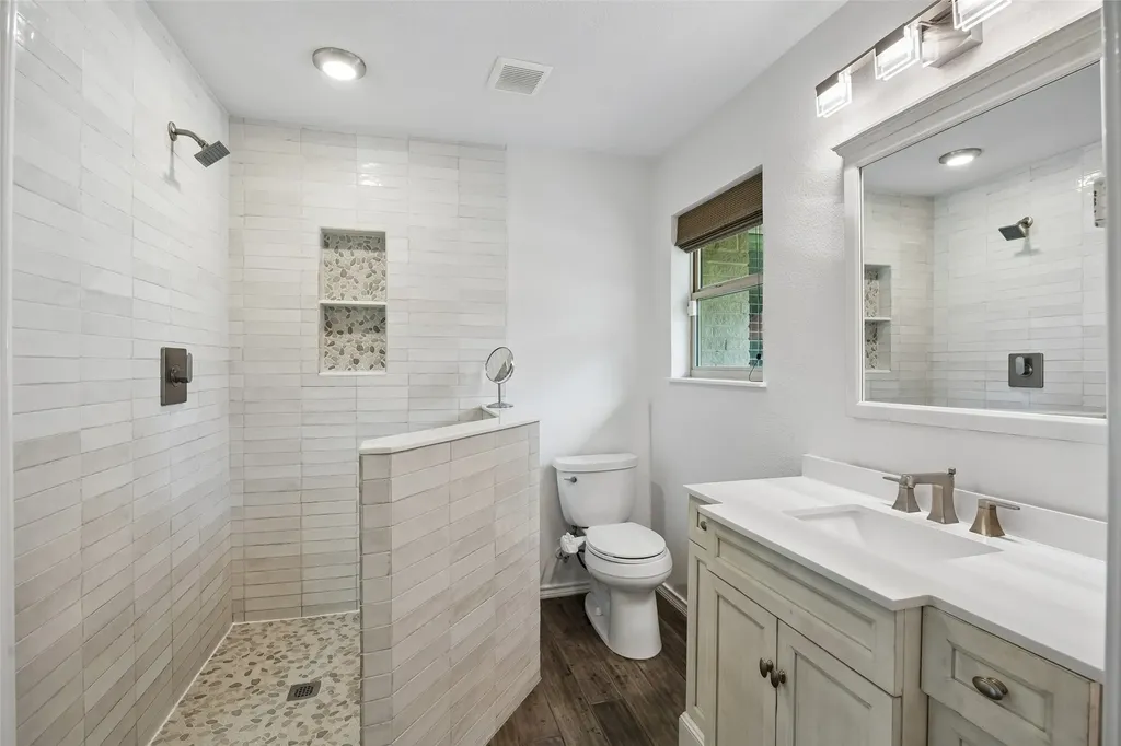 2732 Bay Meadows Circle Farmers Branch TX 75234