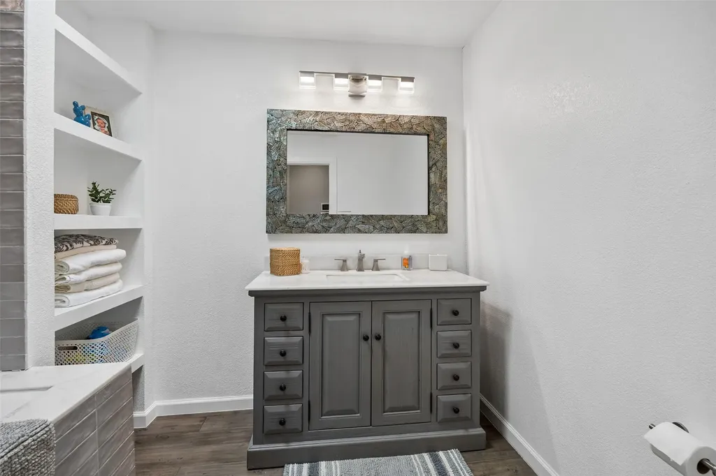 2732 Bay Meadows Circle Farmers Branch TX 75234