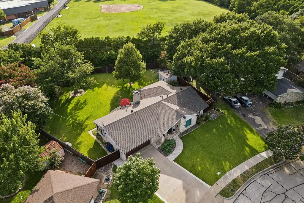 2732 Bay Meadows Circle Farmers Branch TX 75234