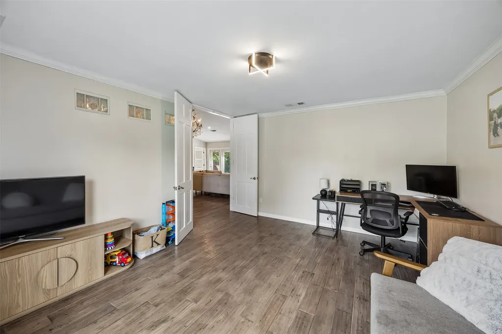 2732 Bay Meadows Circle Farmers Branch TX 75234