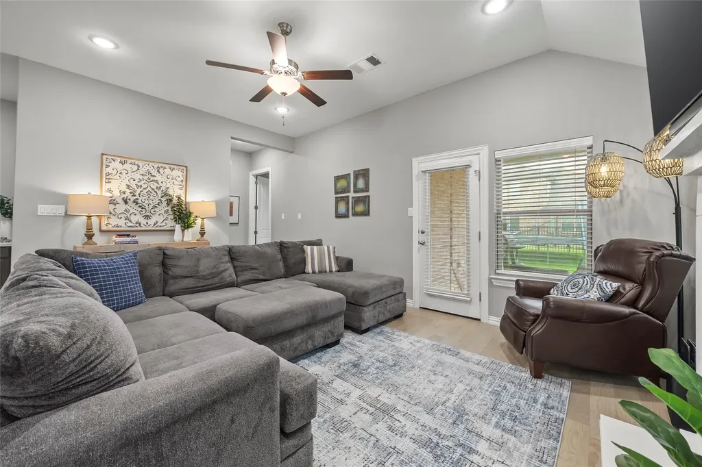 2532 Governors Boulevard Heath TX 75126