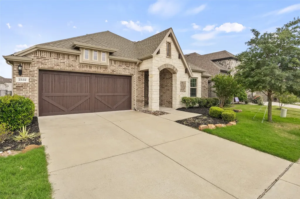 2532 Governors Boulevard Heath TX 75126