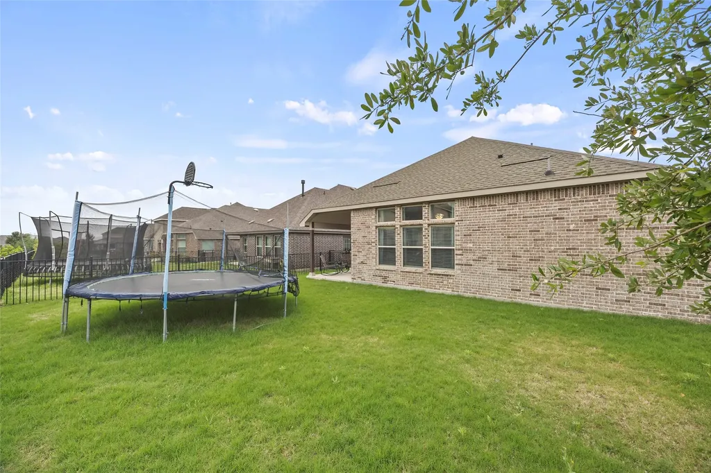 2532 Governors Boulevard Heath TX 75126