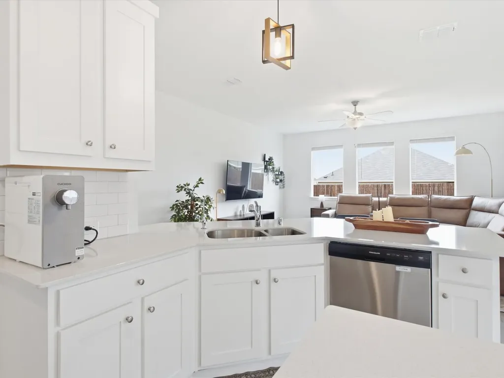 326 Texas Trail Justin TX 76247