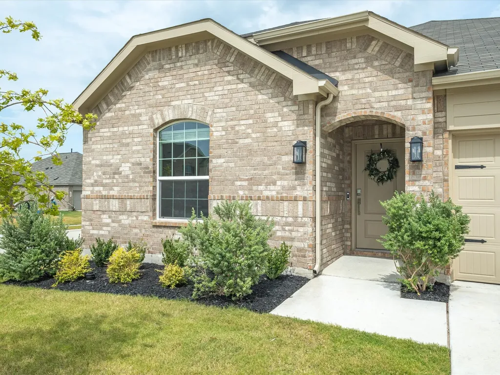 326 Texas Trail Justin TX 76247