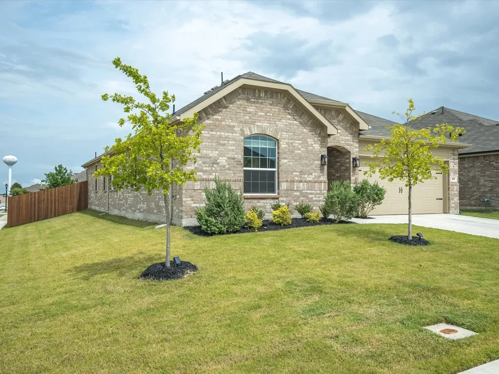 326 Texas Trail Justin TX 76247