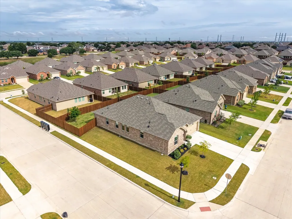 326 Texas Trail Justin TX 76247