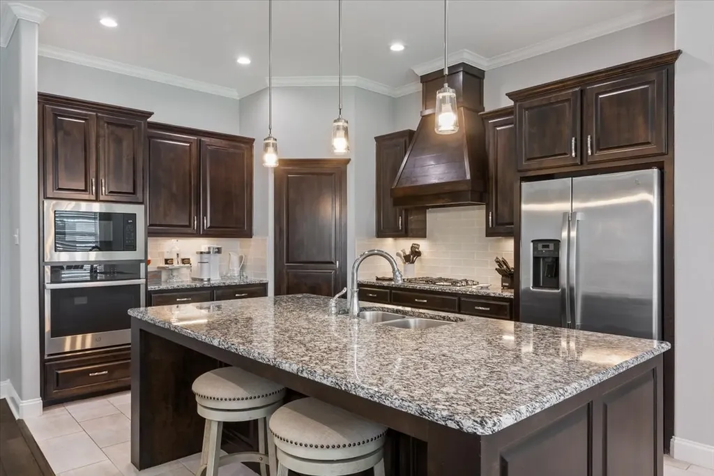 205 Fox Run Lane Robinson TX 76706