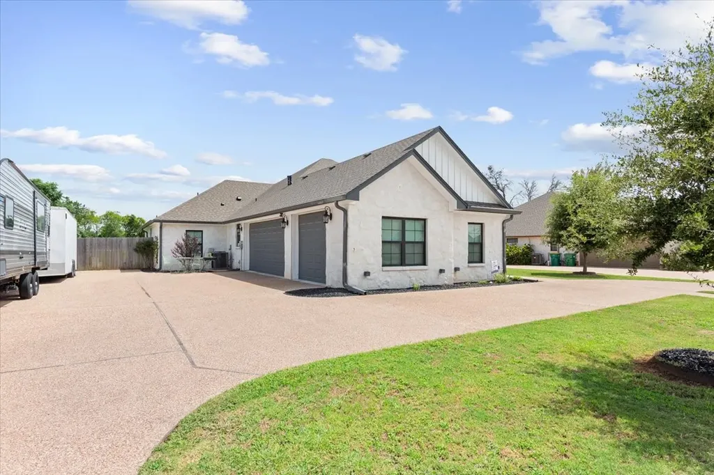 205 Fox Run Lane Robinson TX 76706