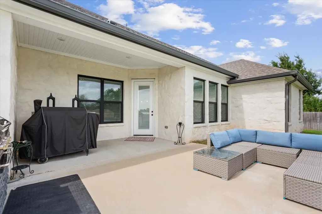205 Fox Run Lane Robinson TX 76706