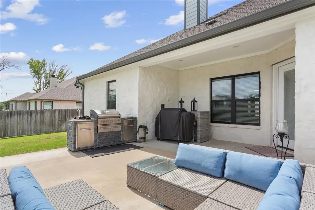 205 Fox Run Lane Robinson TX 76706