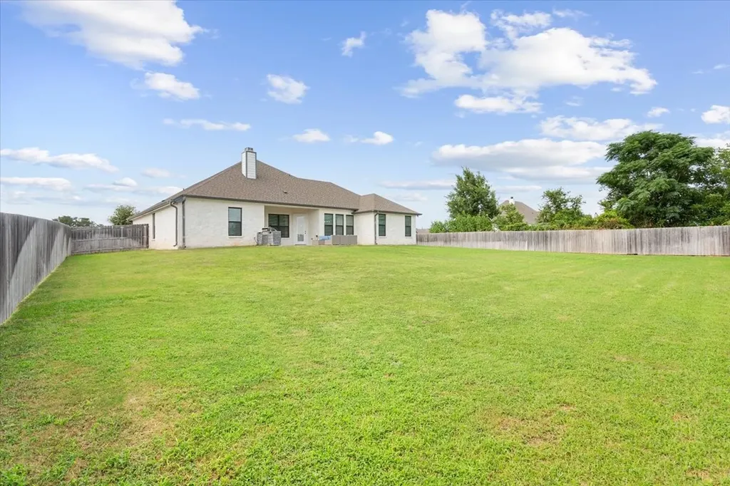 205 Fox Run Lane Robinson TX 76706