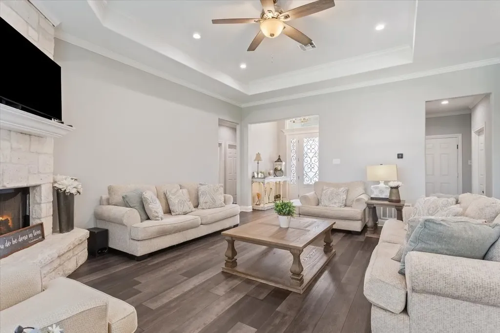 205 Fox Run Lane Robinson TX 76706