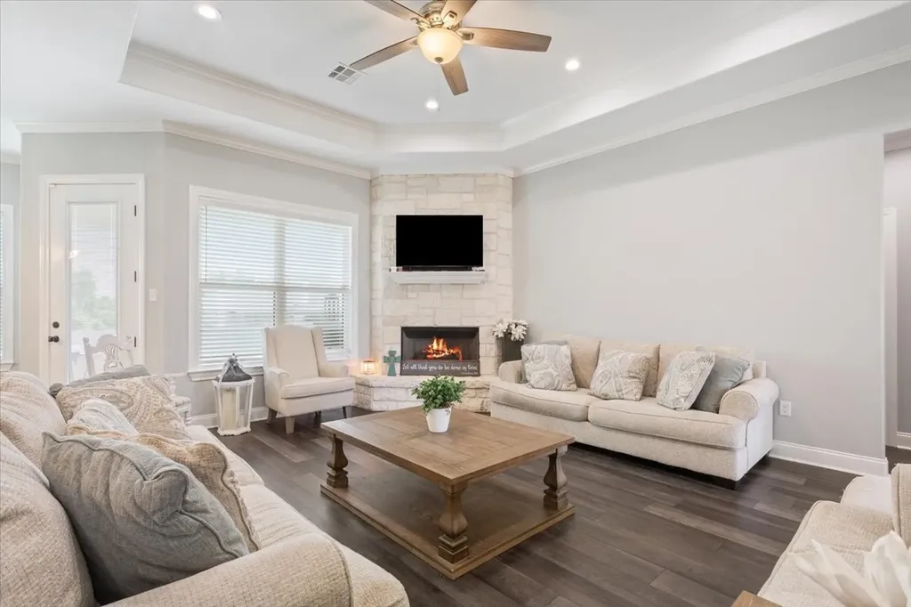 205 Fox Run Lane Robinson TX 76706